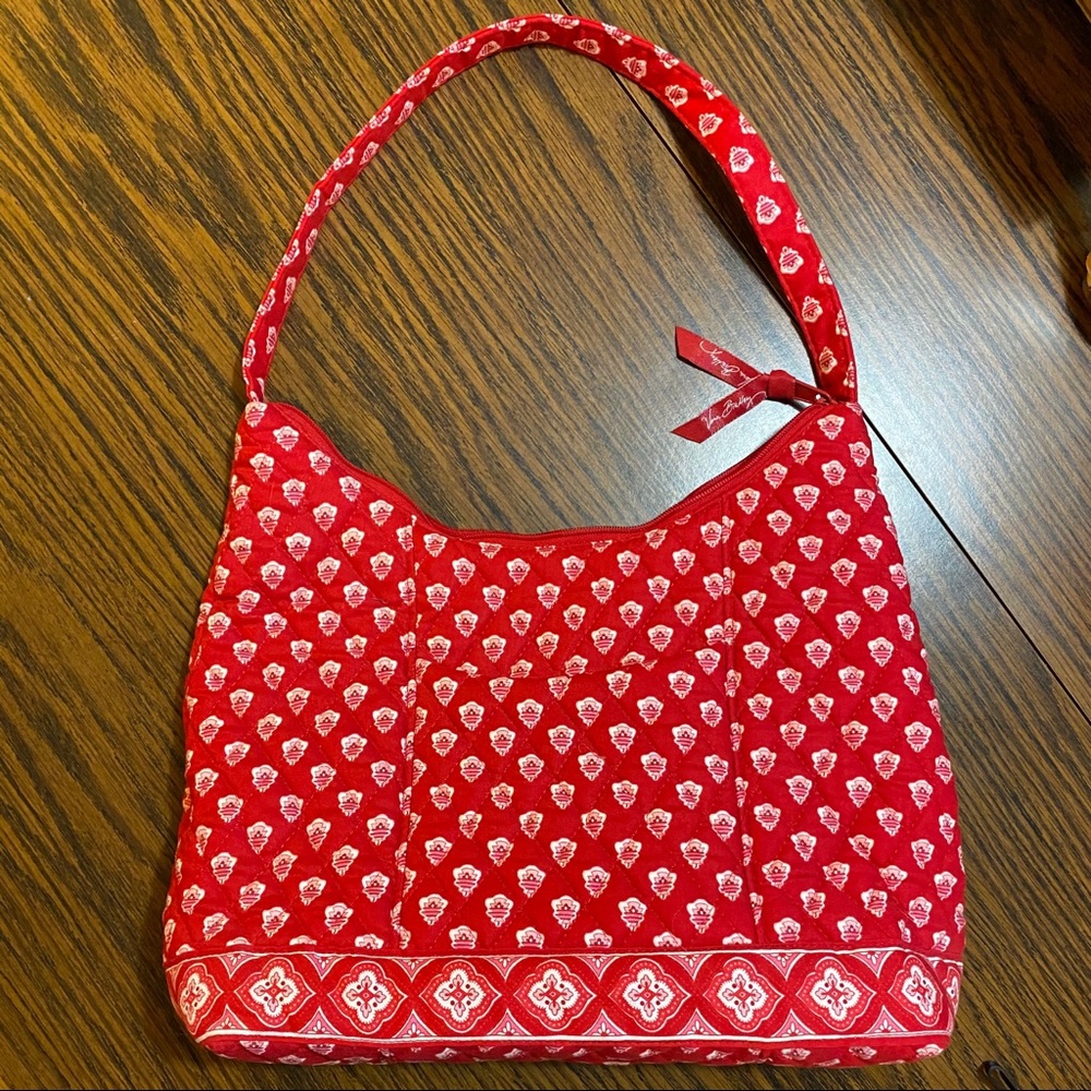 Beautiful Vera Bradley Nantucket Red Bag with Makeup Bag